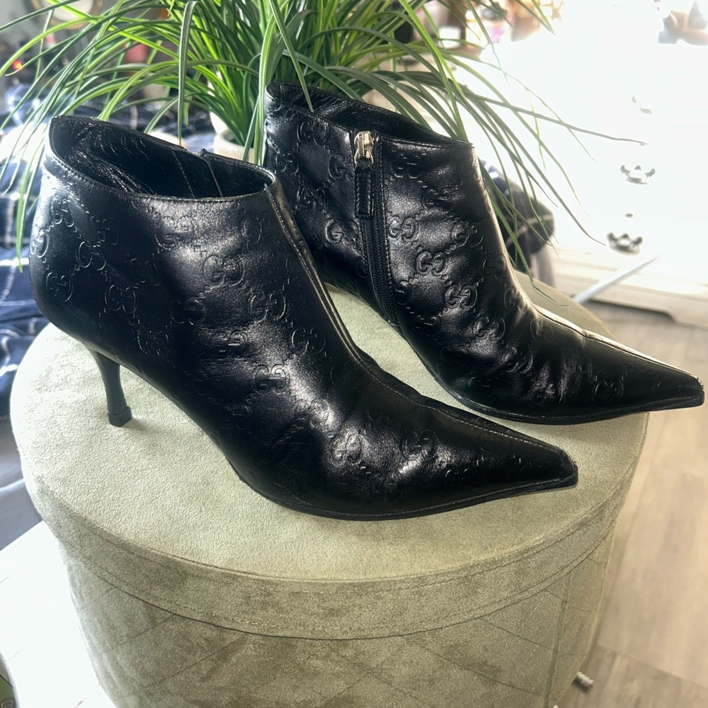 GUCCI black leather booties, made Italy, size 7.5